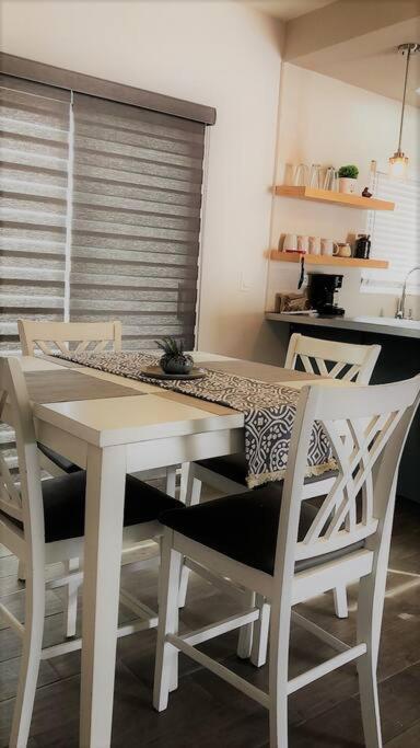 Lovely 1 Bedroom Apartment W/Private Parking Ensenada Eksteriør billede